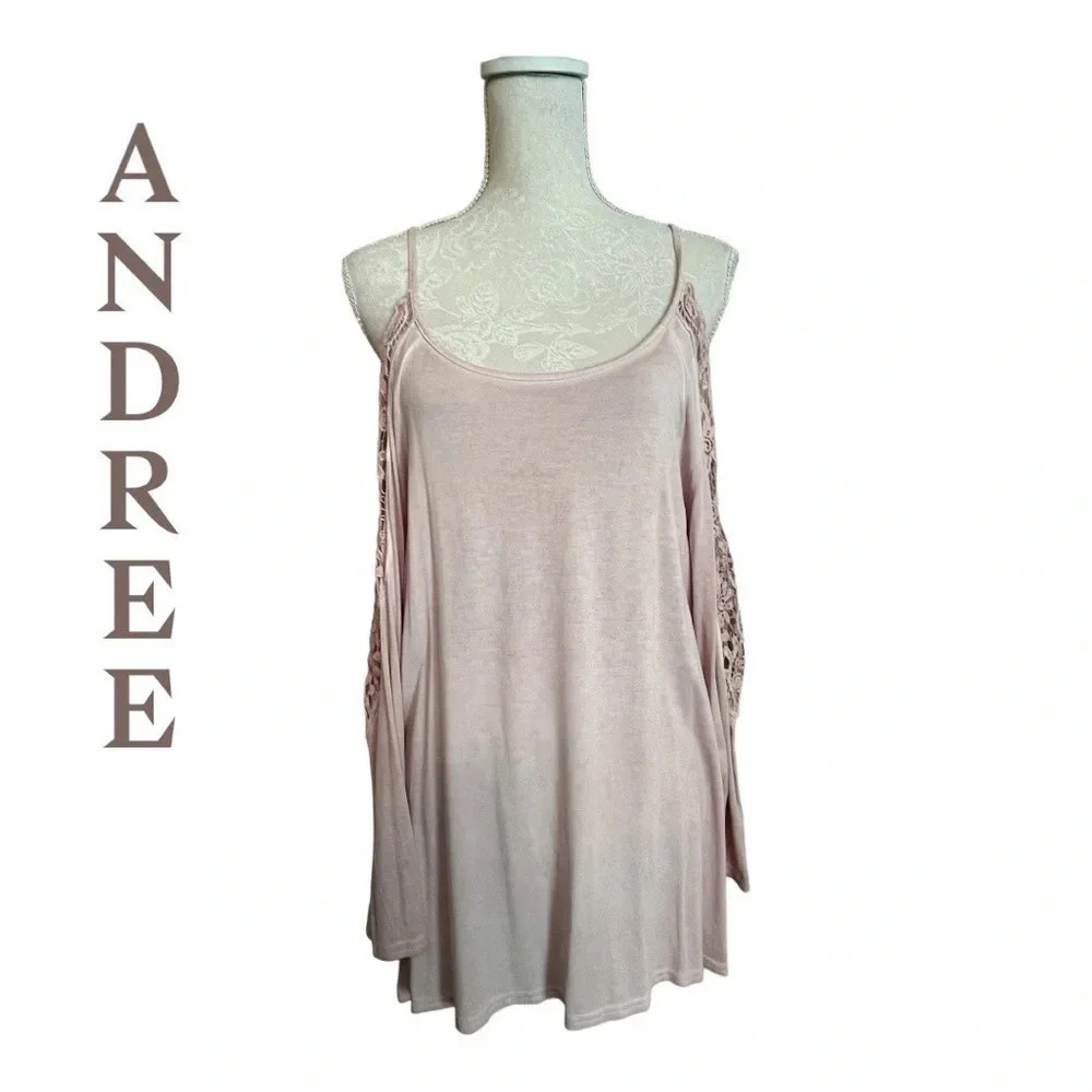 Andree Boutique brand Mauve Pink Flowy Lace‎ Cutout Sleeve Top size Small